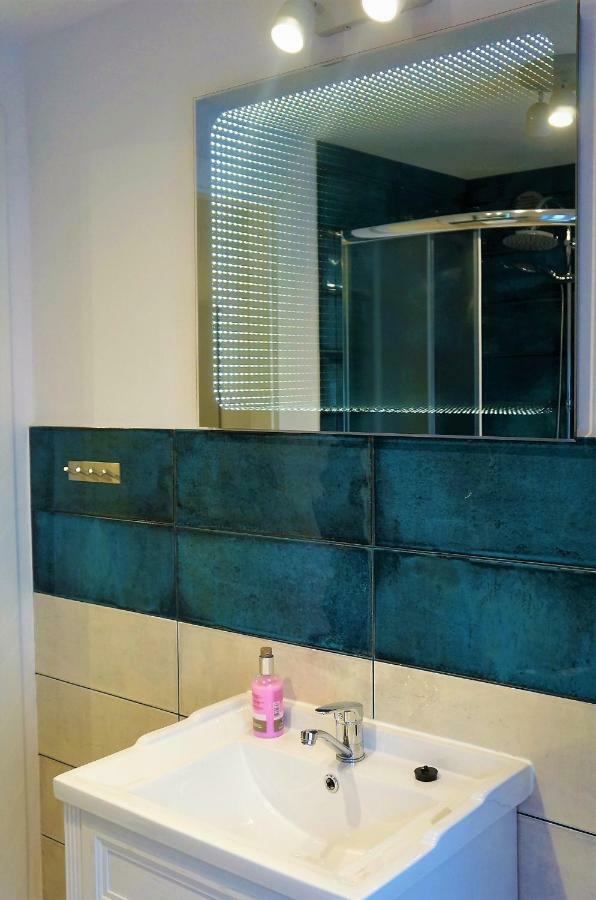 Kot Pocztowy Apartment Dlugopole-Zdroj Ngoại thất bức ảnh