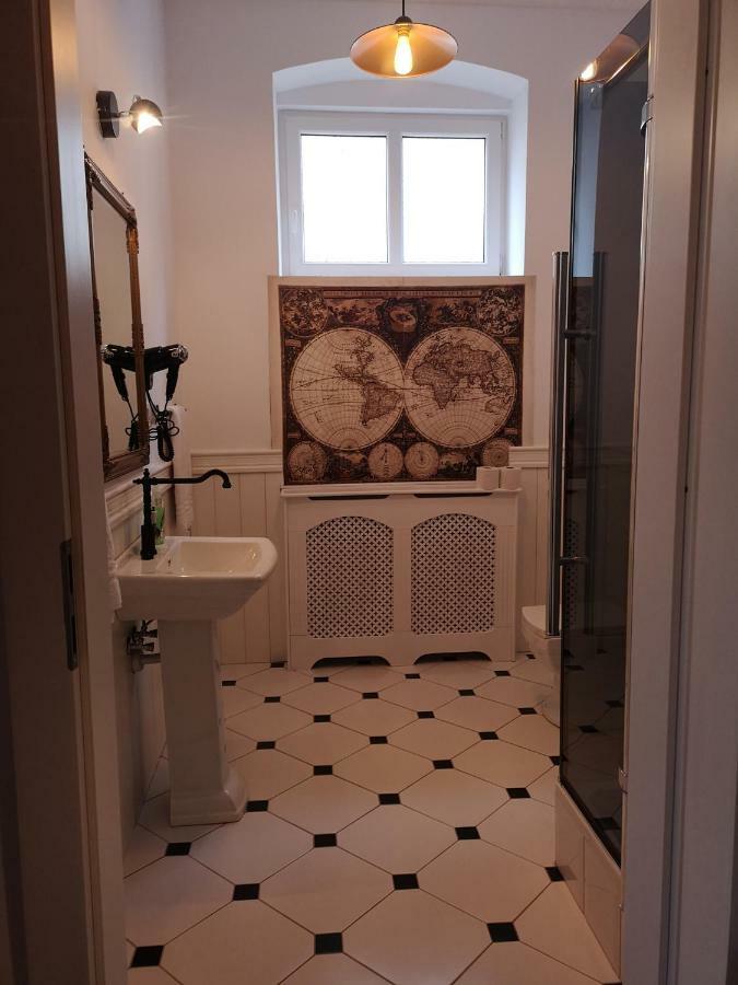 Kot Pocztowy Apartment Dlugopole-Zdroj Ngoại thất bức ảnh
